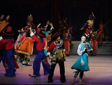 2024升级版舞剧《天蝉地傩》：侗歌傩戏的文化碰撞与焕新绽