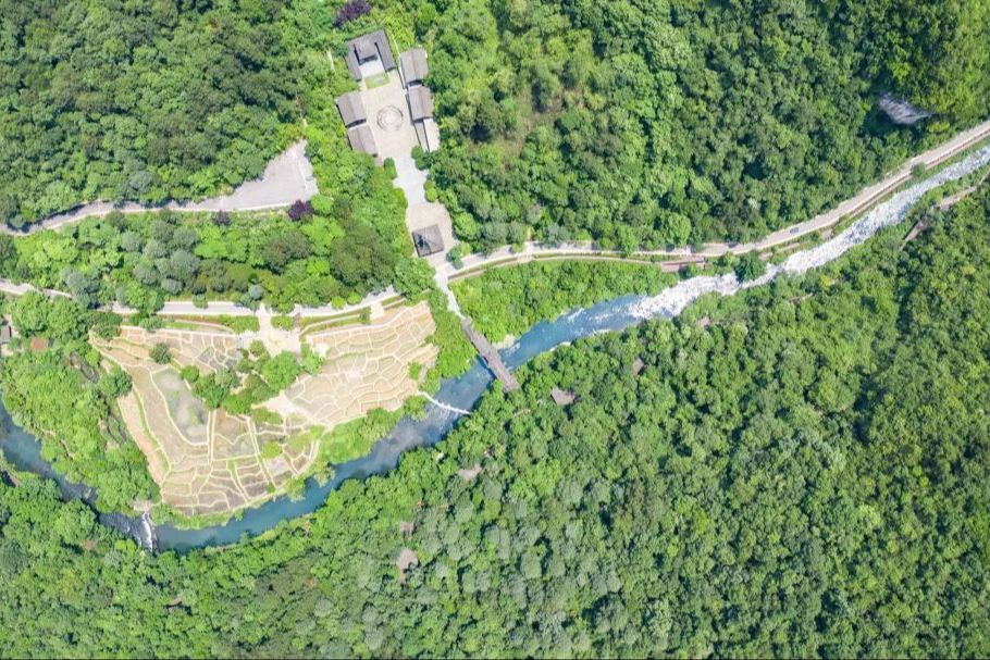 云岩区及时清理河道垃圾