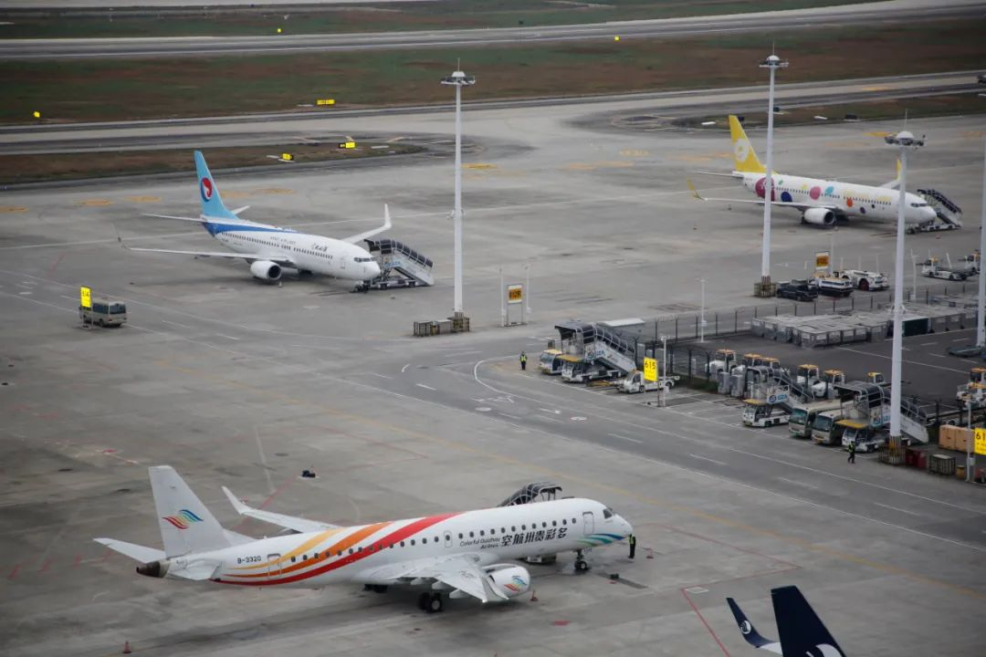 航空暑运正式拉开大幕！贵阳机场迎来今年第一波暑运“贵客”