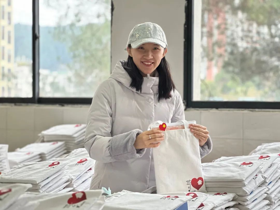 (个人)第十届中国青年优秀志愿者优秀个人、贵州省优秀志愿者、贵州省身边好人李思缘 图片