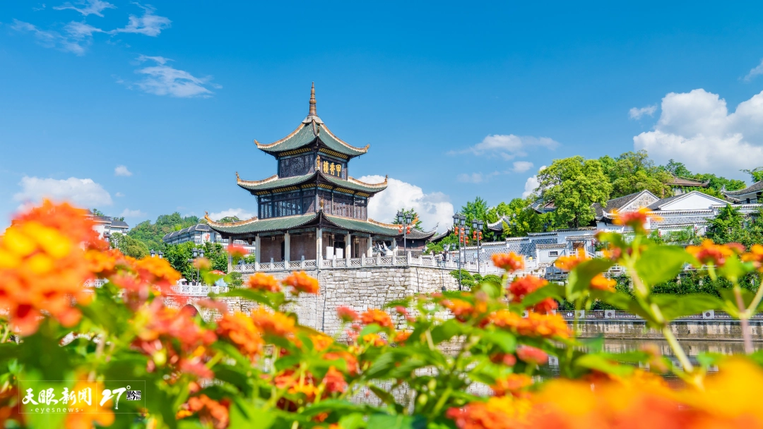 783769-。张加林 摄。甲秀楼风光.jpg