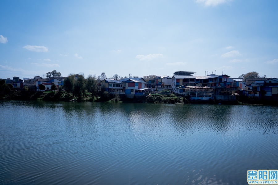 红枫湖镇右二村湖畔民居