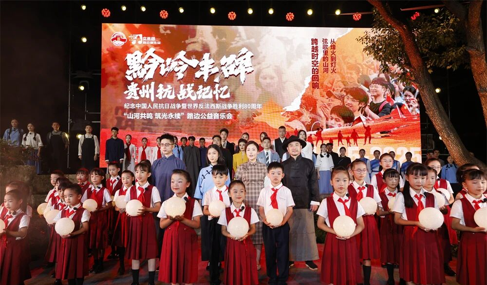 “山河共鸣 筑光永续”路边公益音乐会在文昌阁唱响。 “山河共鸣 筑光永续”路边公益音乐会在文昌阁唱响。