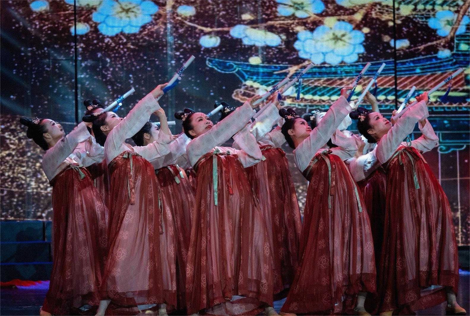 9贵州省气象局机关舞蹈《汉官乐舞图》，将让千年古画中的仕女“活”起来，在古今对话中，礼赞中华文脉的生生不息与新时代的盛世华章！