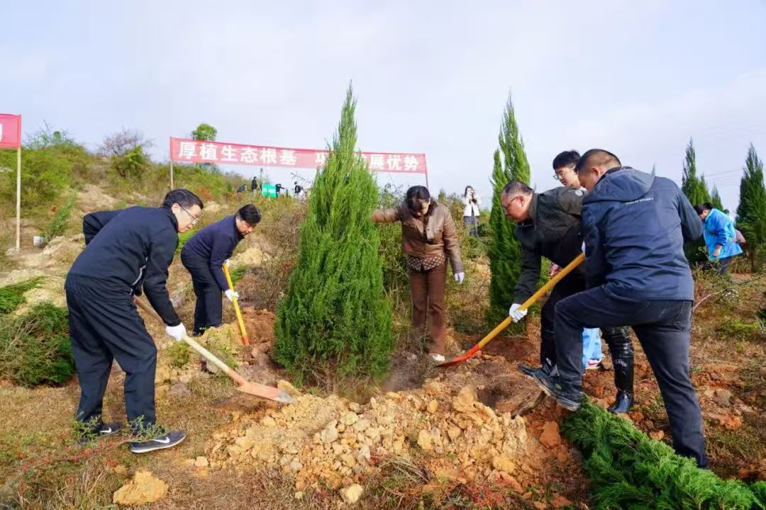 1772276605467034960.jpg f5f7253ebe33e2a20955a5e423a5f6f7.jpg