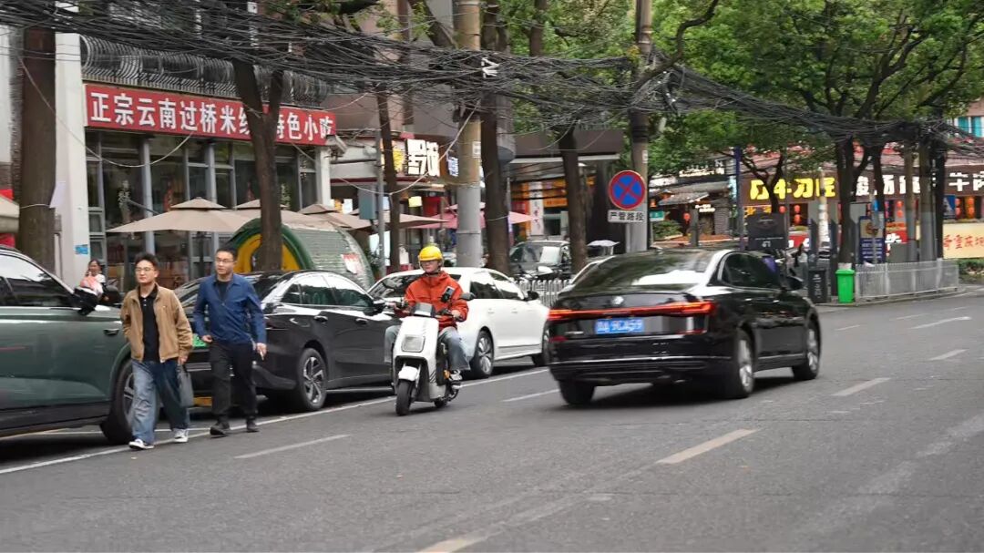 (案例4)威清路上摩托车、电动车逆行现象频发