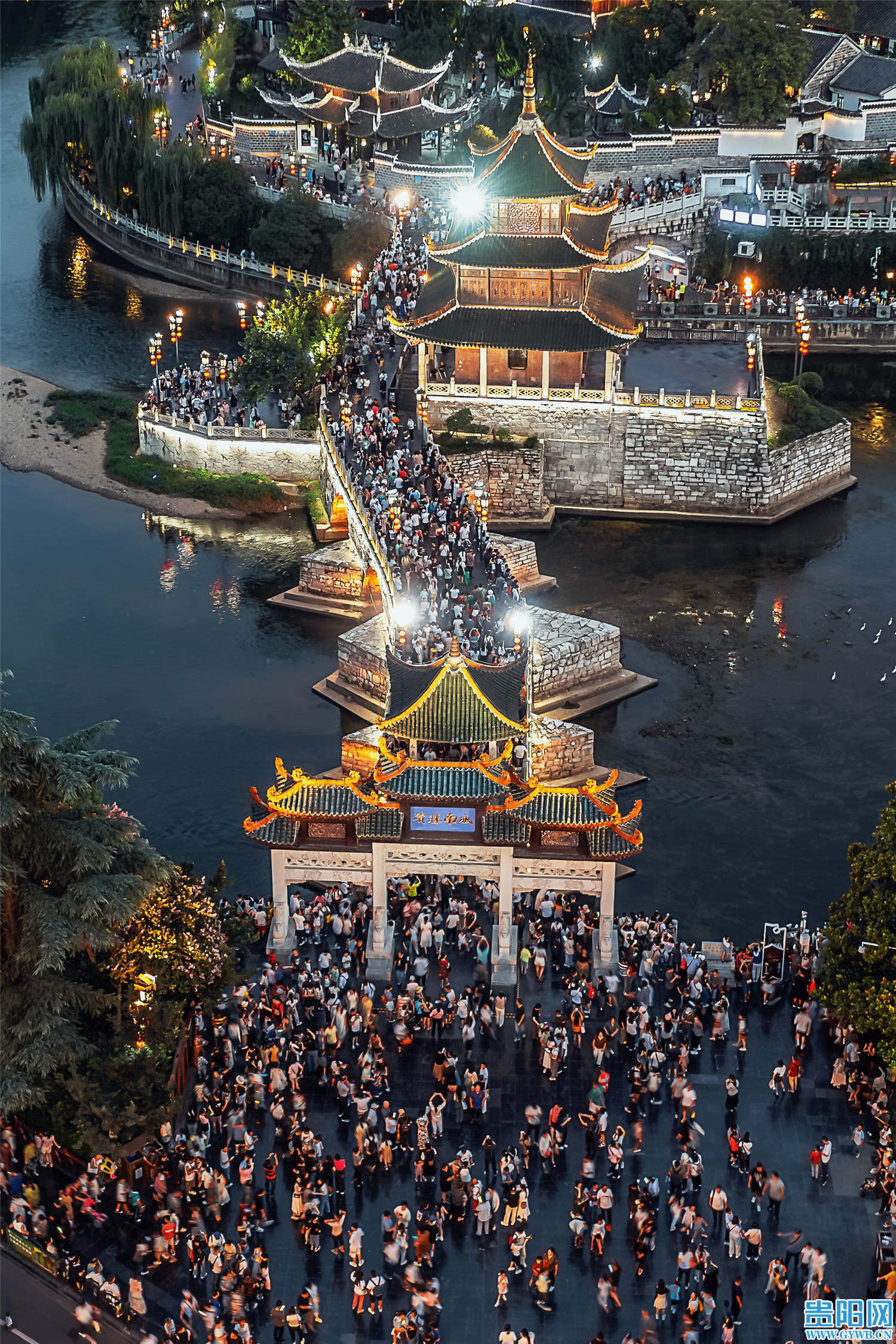 《甲秀楼旅游盛景》,高廷江,