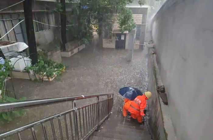 安云路积水处理中 图片
