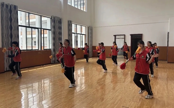 贵阳市乌当区: 一棍摇铃 舞活五百多年民族风华