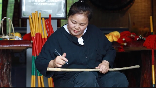 贵阳市乌当区: 一棍摇铃 舞活五百多年民族风华